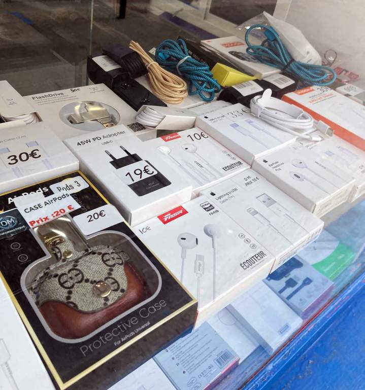 Vendeur accessoire téléphone Paris